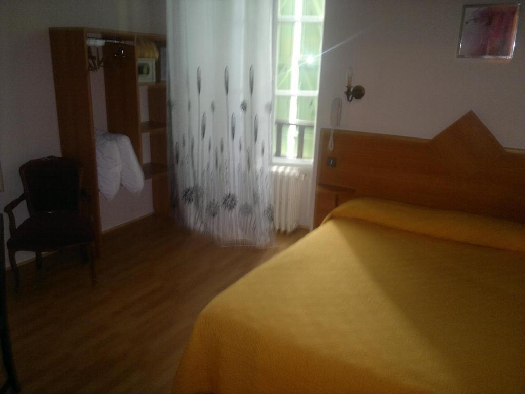 Logis Hotel De France Arudy Pokój zdjęcie